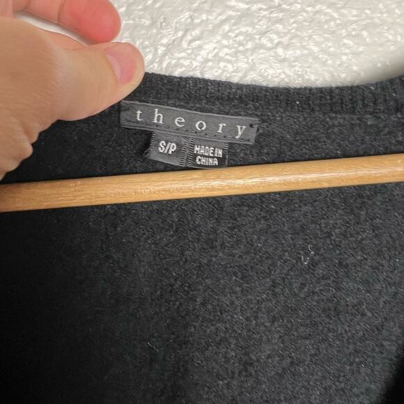 Theory Adrianna 100% Cashmere Black V-Neck Long Sleeve Pullover Sweater Size S - Picture 3 of 7